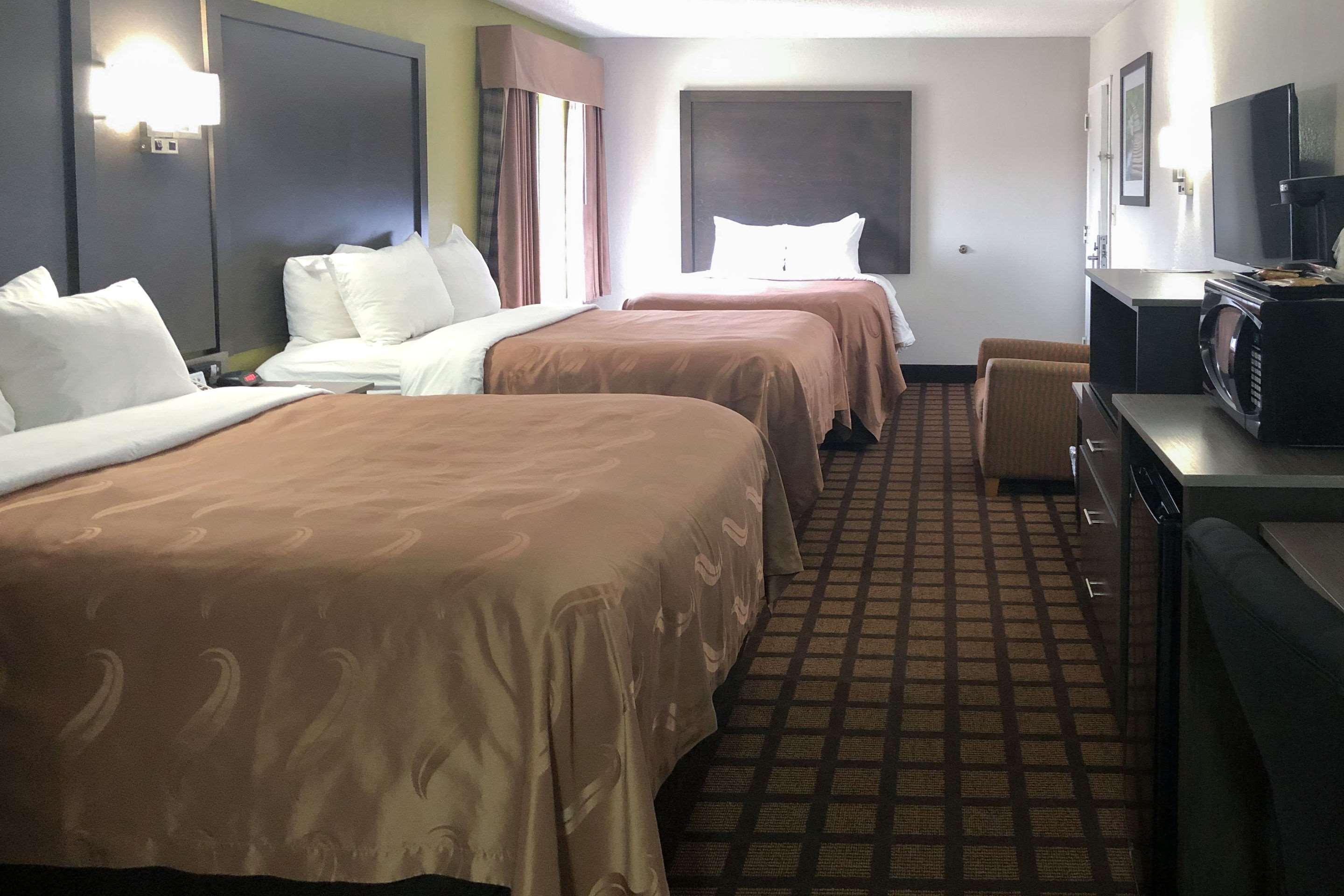 Quality Inn Raeford Esterno foto