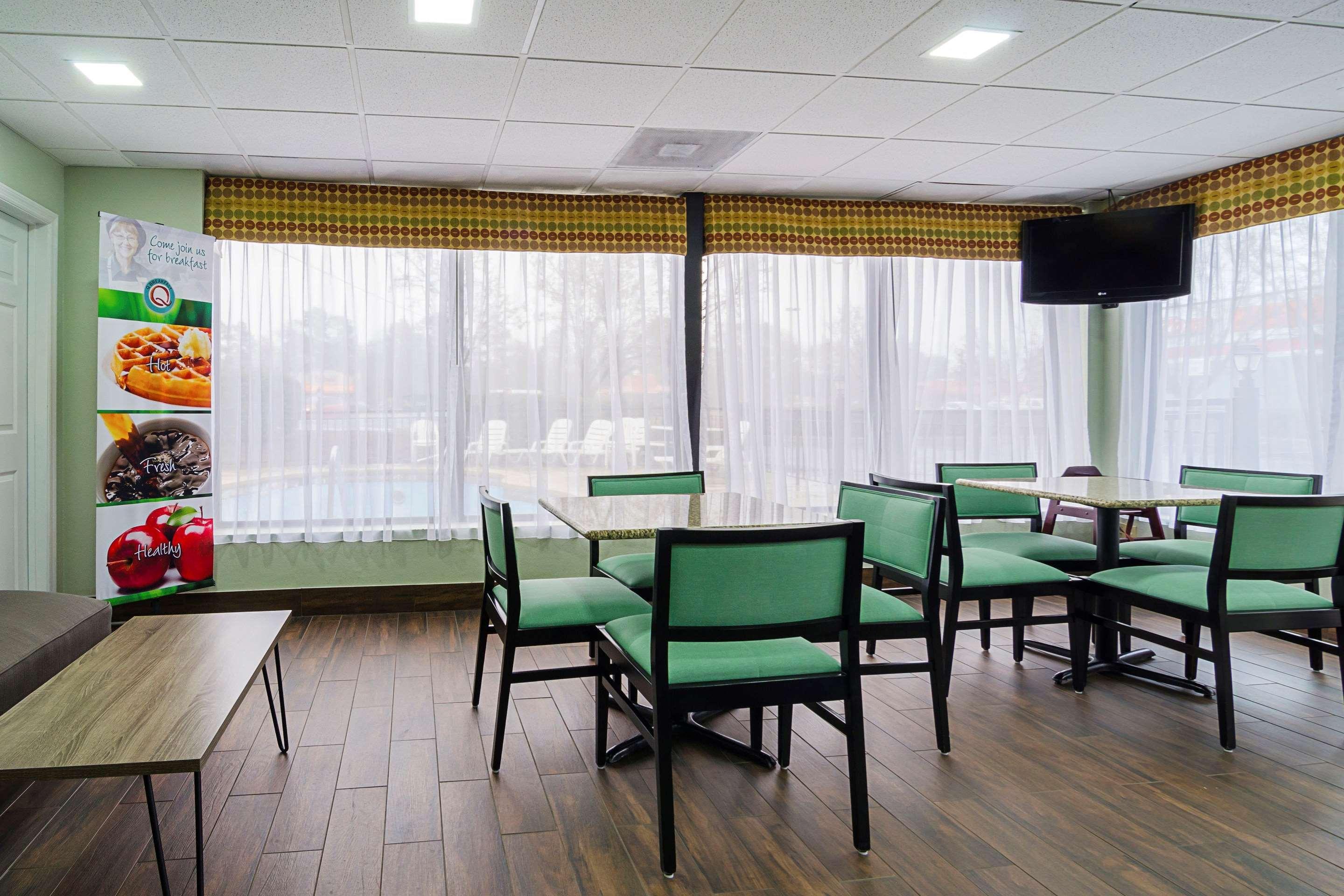 Quality Inn Raeford Esterno foto