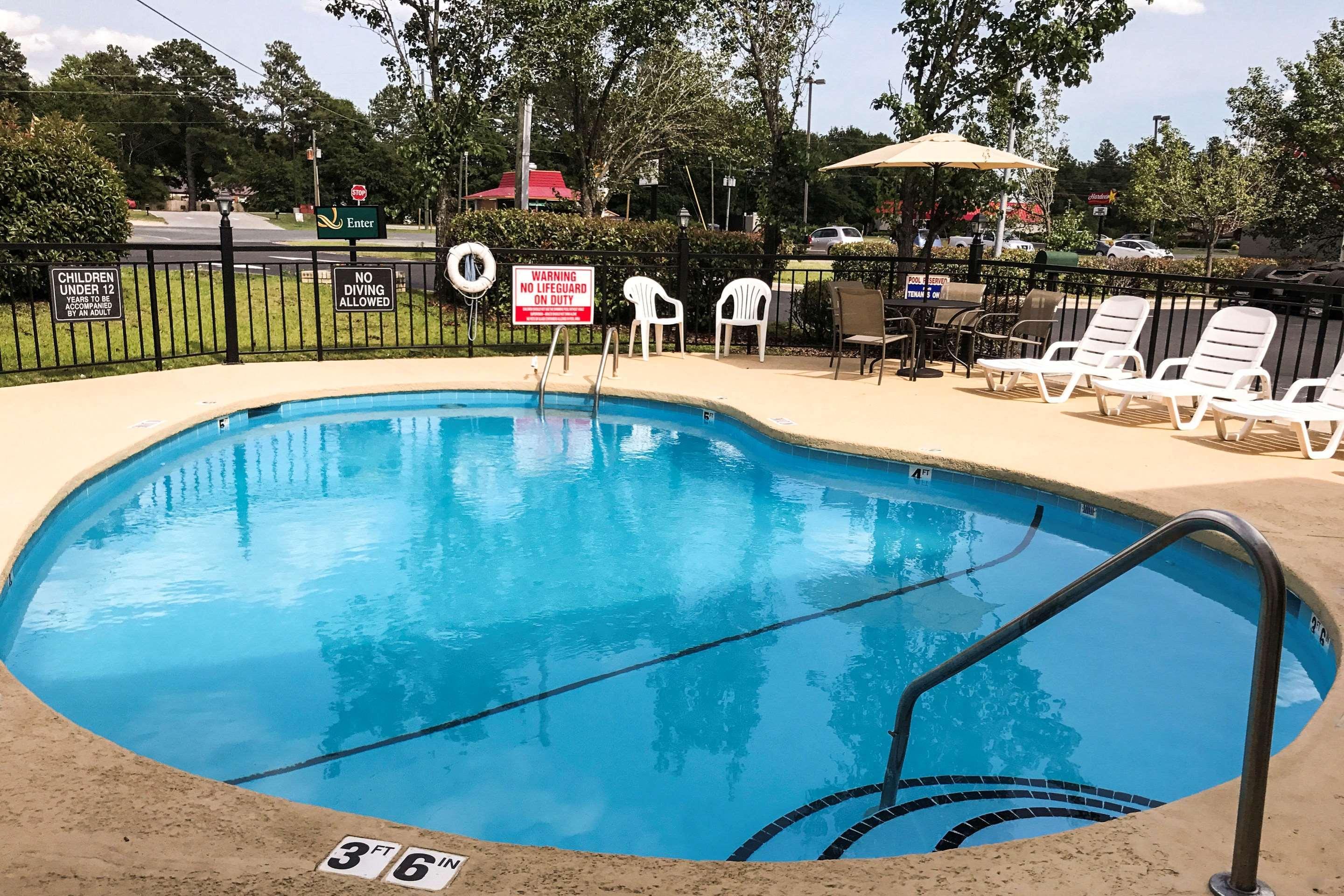 Quality Inn Raeford Esterno foto