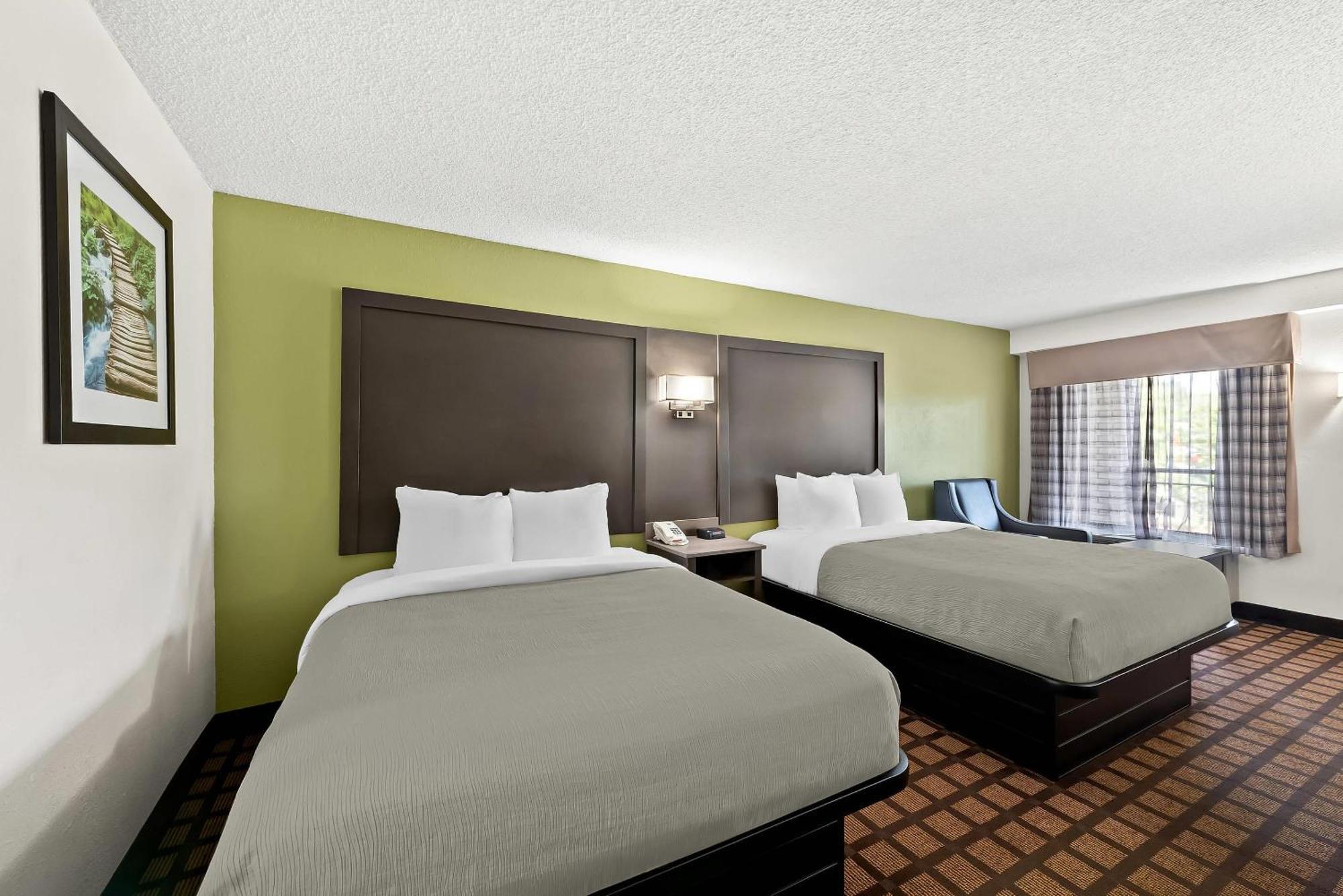 Quality Inn Raeford Esterno foto